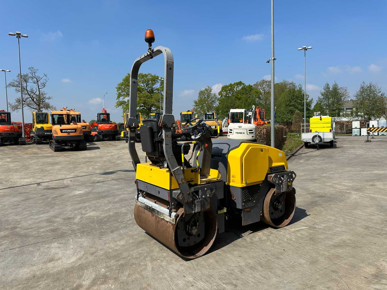 DYNAPAC CC1200 - Ваљак за пат: слика 4 DYNAPAC CC1200 - Ваљак за пат: слика 4