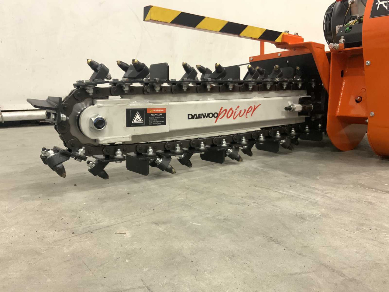 Daewoo DWFTR15-100 - Копач на канали: слика 4 Daewoo DWFTR15-100 - Копач на канали: слика 4