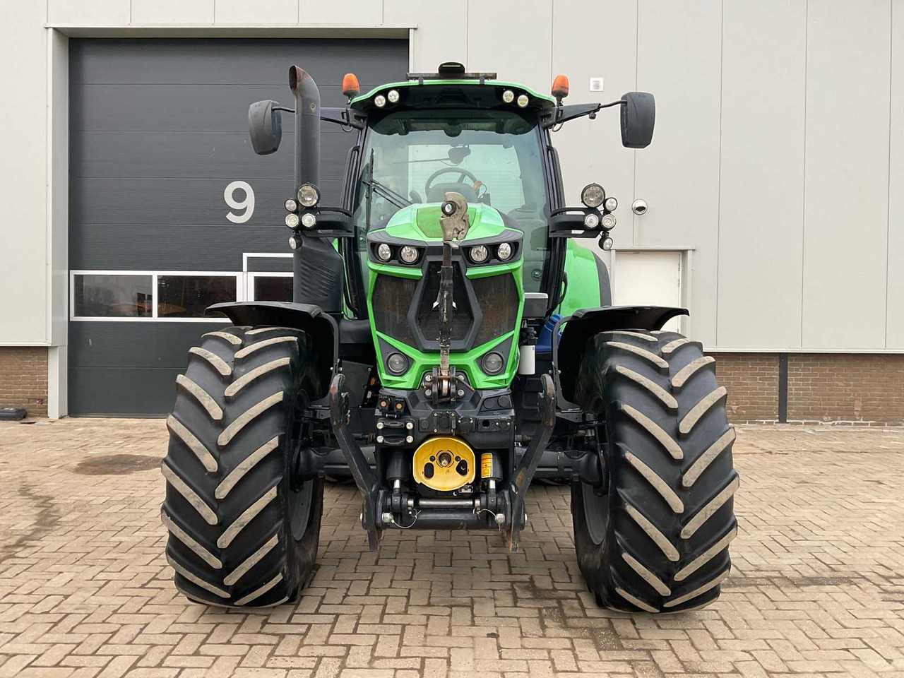Deutz-fahr 6175.4 TTV Agrotron - Трактор: слика 2 Deutz-fahr 6175.4 TTV Agrotron - Трактор: слика 2