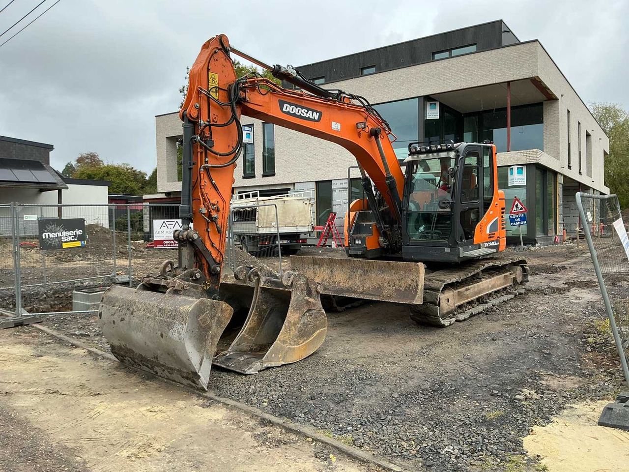 Doosan Crawler excavator Dx140lcr - Багер гасеничар: слика 1 Doosan Crawler excavator Dx140lcr - Багер гасеничар: слика 1