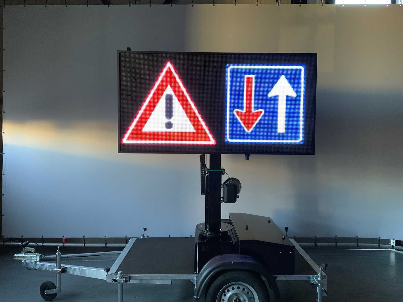 Друга машина Viplex tekstkar P8 ledscherm op aanhangwagen: слика 39