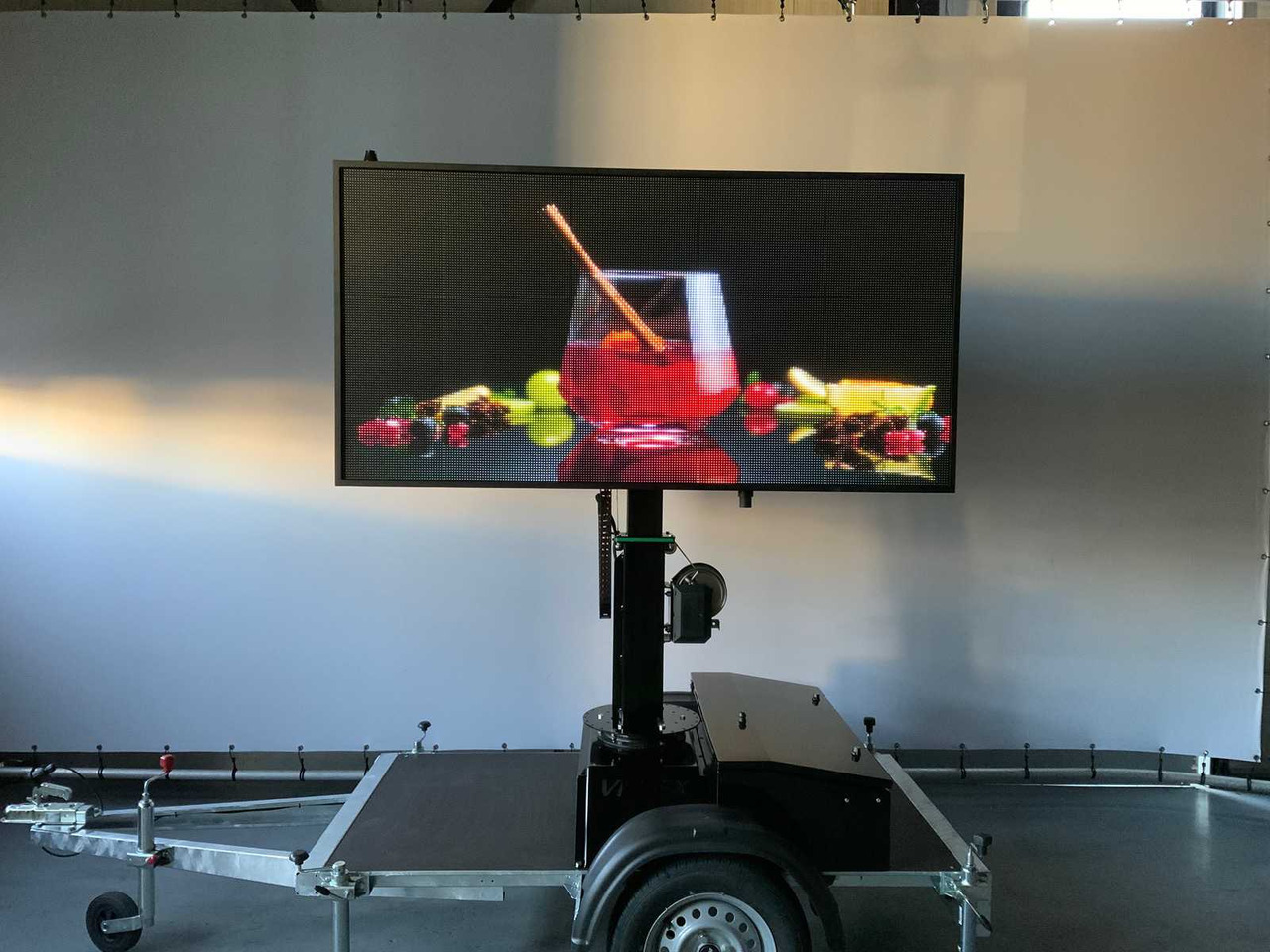 Друга машина Viplex tekstkar P8 ledscherm op aanhangwagen: слика 30
