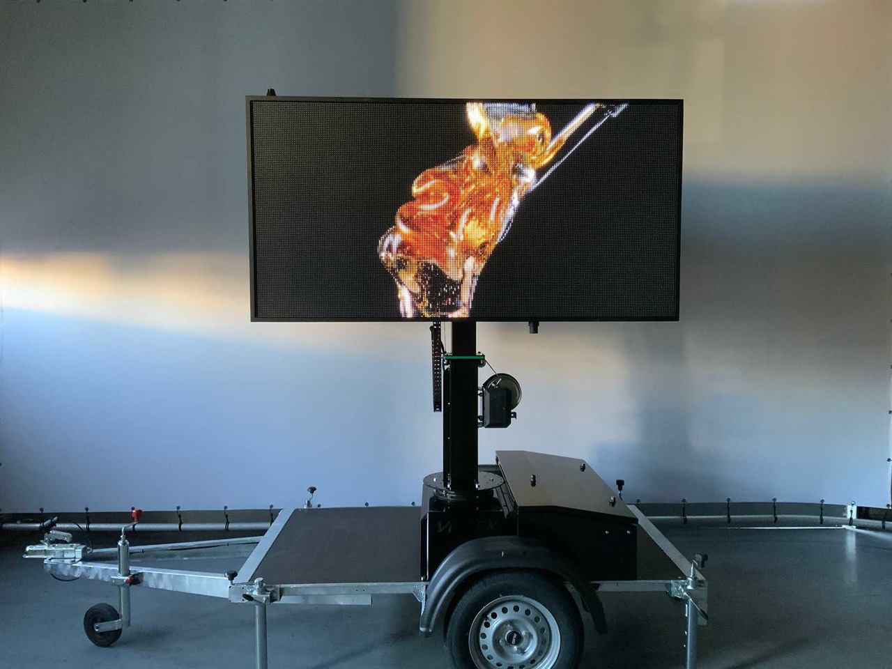 Друга машина Viplex tekstkar P8 ledscherm op aanhangwagen: слика 23