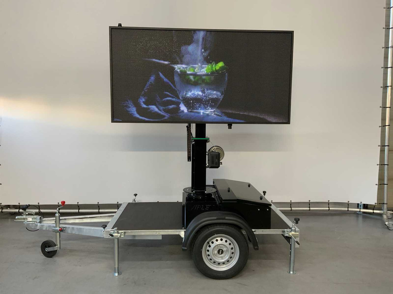 Друга машина Viplex tekstkar P8 ledscherm op aanhangwagen: слика 19