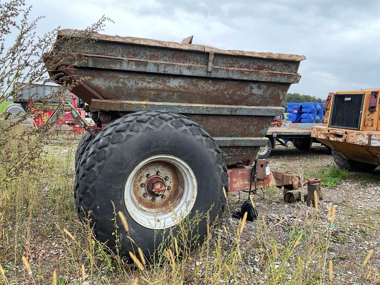 Dumper trailer - Земјоделска приколка за истурање/ Истурач: слика 3 Dumper trailer - Земјоделска приколка за истурање/ Истурач: слика 3