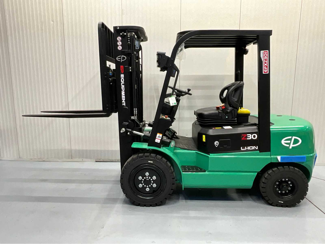 EP - EFXZ-301-H - 4.8M TRIPLEX, LI-ION, FREE-LIFT, SIDE-SHIFT - FORKLIFT - Вилушкар: слика 4 EP - EFXZ-301-H - 4.8M TRIPLEX, LI-ION, FREE-LIFT, SIDE-SHIFT - FORKLIFT - Вилушкар: слика 4