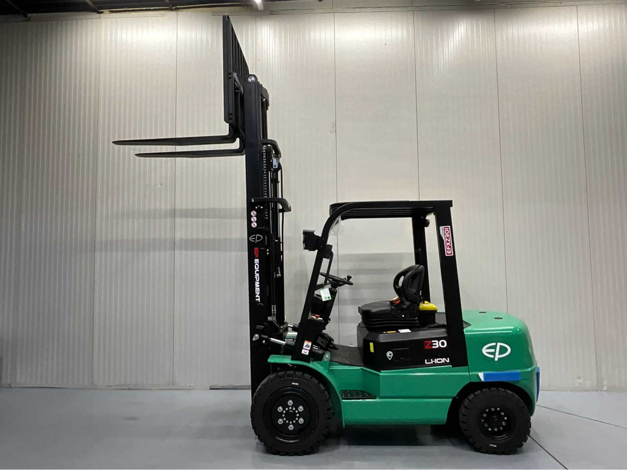 EP - EFXZ-301-H - 4.8M TRIPLEX, LI-ION, FREE-LIFT, SIDE-SHIFT - FORKLIFT - Вилушкар: слика 5 EP - EFXZ-301-H - 4.8M TRIPLEX, LI-ION, FREE-LIFT, SIDE-SHIFT - FORKLIFT - Вилушкар: слика 5