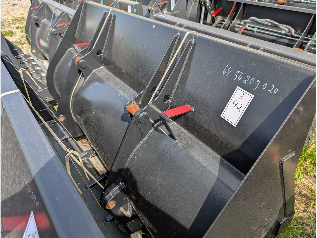 EURON STEEL S.R.O. EARTH BUCKET COMPLETE WITH TEETH - 2100 MM - 1.3 CBM - Натоварувач на тркала: слика 1 EURON STEEL S.R.O. EARTH BUCKET COMPLETE WITH TEETH - 2100 MM - 1.3 CBM - Натоварувач на тркала: слика 1