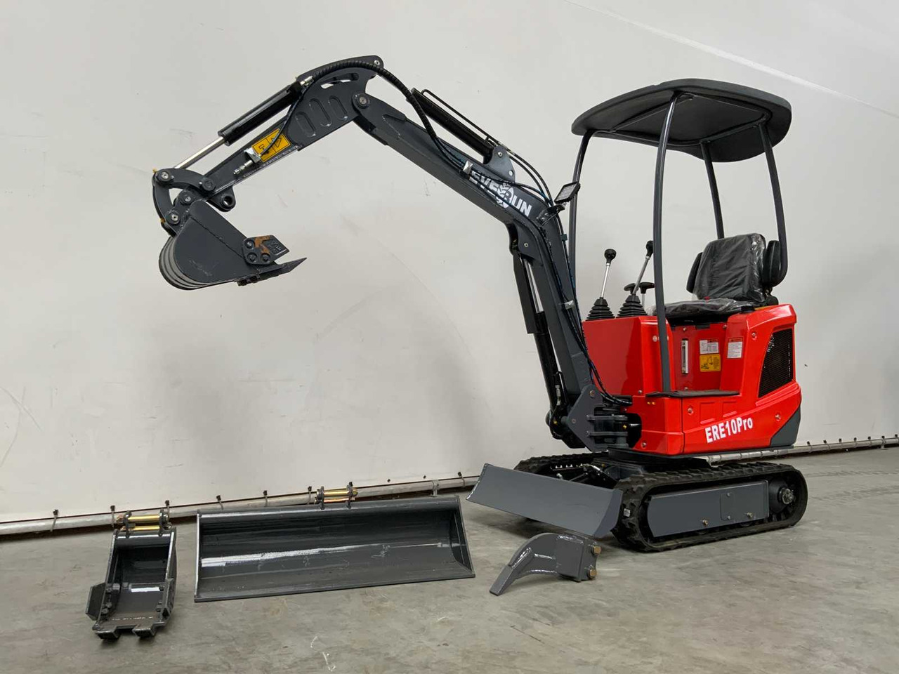 EVERUN - 2025 - ERE10PRO - MINI EXCAVATOR - Мини багер: слика 1 EVERUN - 2025 - ERE10PRO - MINI EXCAVATOR - Мини багер: слика 1