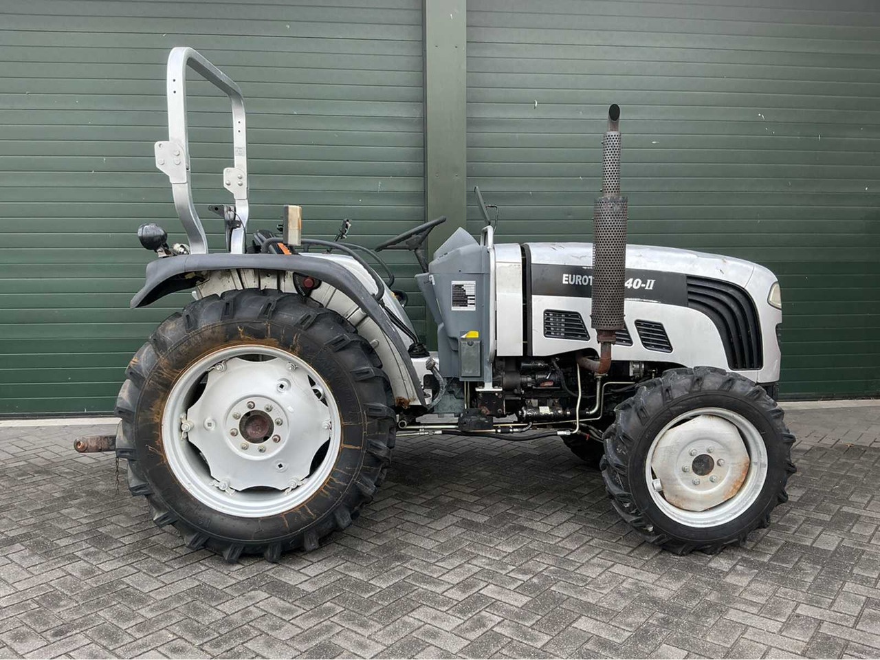Euro Trac EURO TRAC - 2009 - F40II - ALL-WHEEL DRIVE FARM TRACTOR - Трактор: слика 2 Euro Trac EURO TRAC - 2009 - F40II - ALL-WHEEL DRIVE FARM TRACTOR - Трактор: слика 2