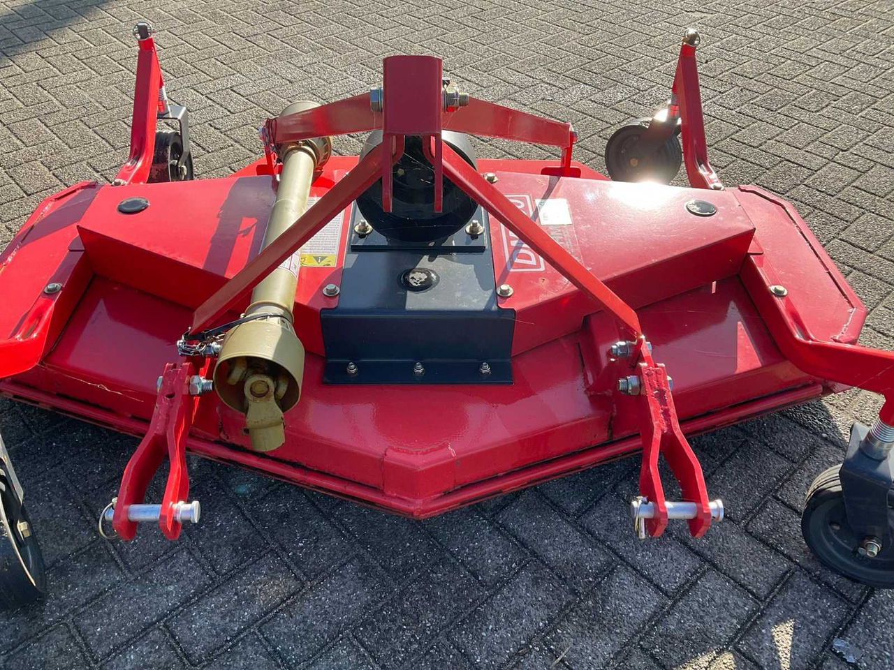 FHM DM180 - Мулчер/ Косилка за жива ограда: слика 5 FHM DM180 - Мулчер/ Косилка за жива ограда: слика 5