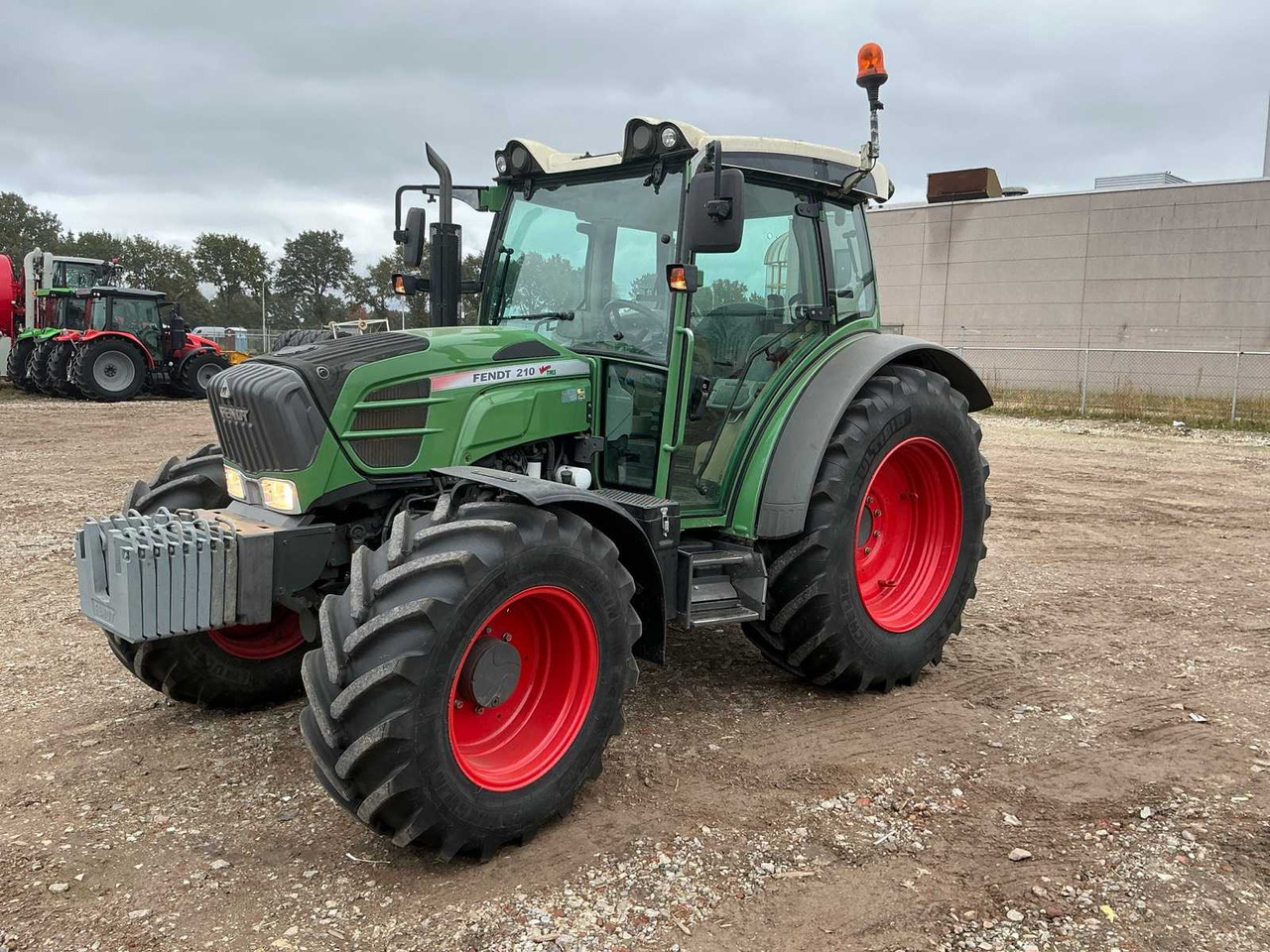 Fendt 210 - Трактор: слика 1 Fendt 210 - Трактор: слика 1