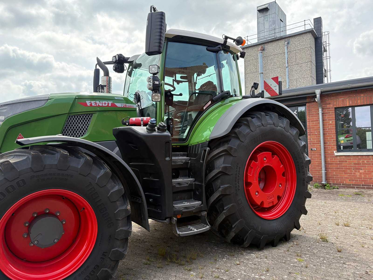 Fendt 728 Vario Gen7 Profi+ Setting2 - Трактор: слика 2 Fendt 728 Vario Gen7 Profi+ Setting2 - Трактор: слика 2