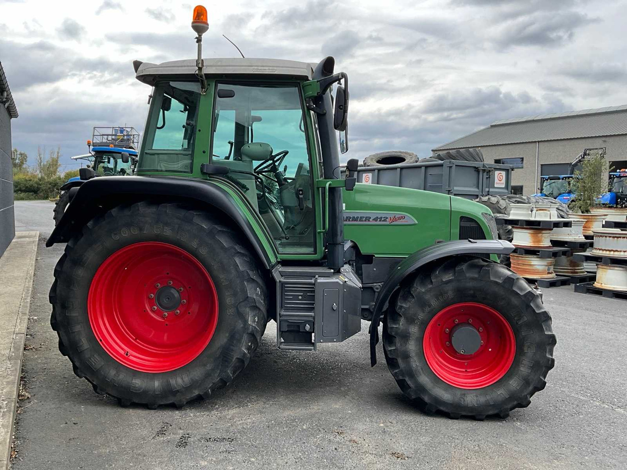 Fendt Farmer 412 vario - Трактор: слика 4 Fendt Farmer 412 vario - Трактор: слика 4