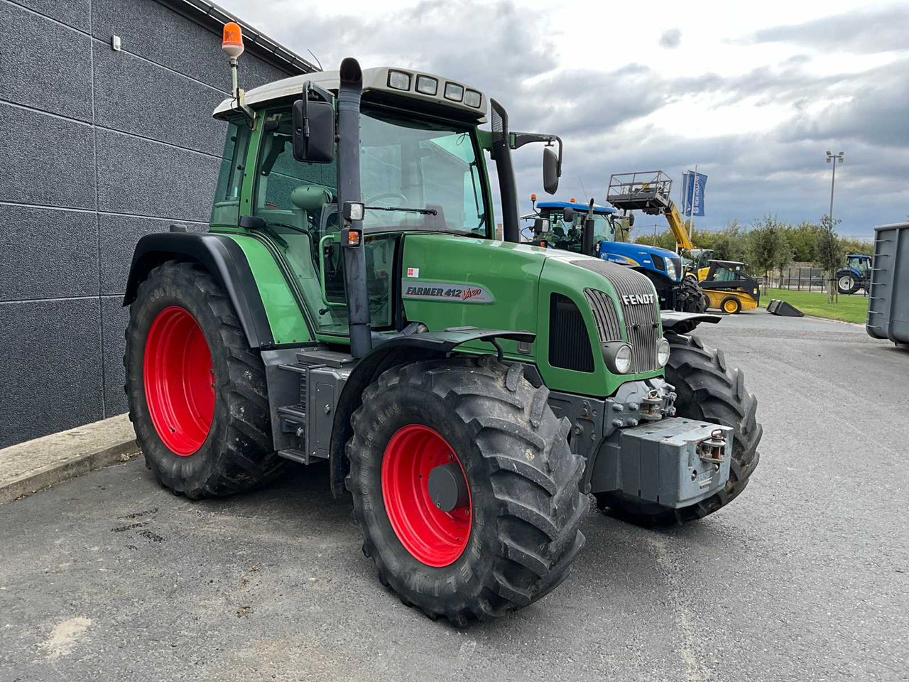 Fendt Farmer 412 vario - Трактор: слика 3 Fendt Farmer 412 vario - Трактор: слика 3