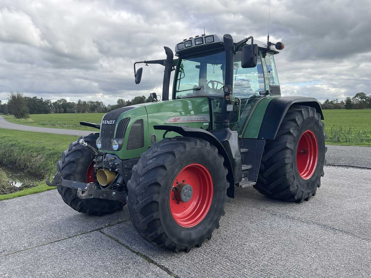 Fendt Vario 716 - Трактор: слика 1 Fendt Vario 716 - Трактор: слика 1