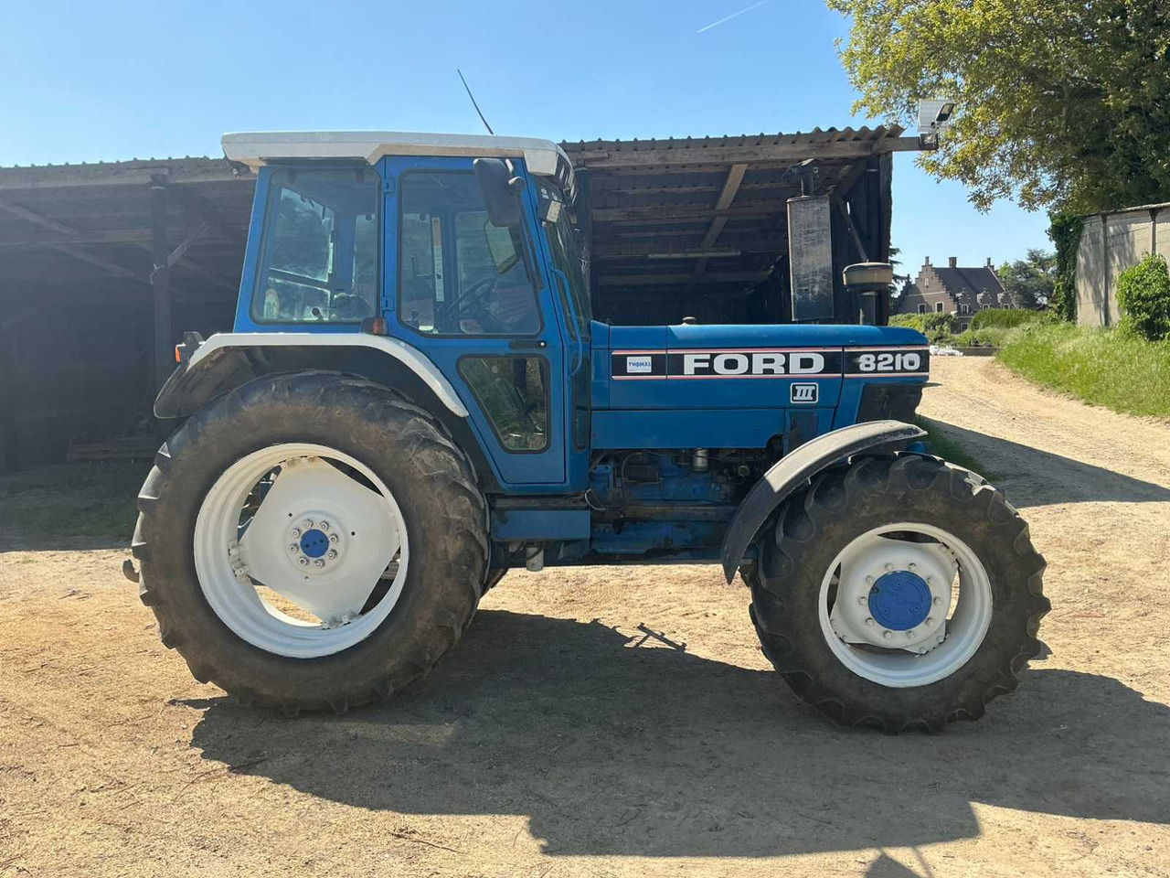 Ford 8210 Gen 3 - Трактор: слика 4 Ford 8210 Gen 3 - Трактор: слика 4
