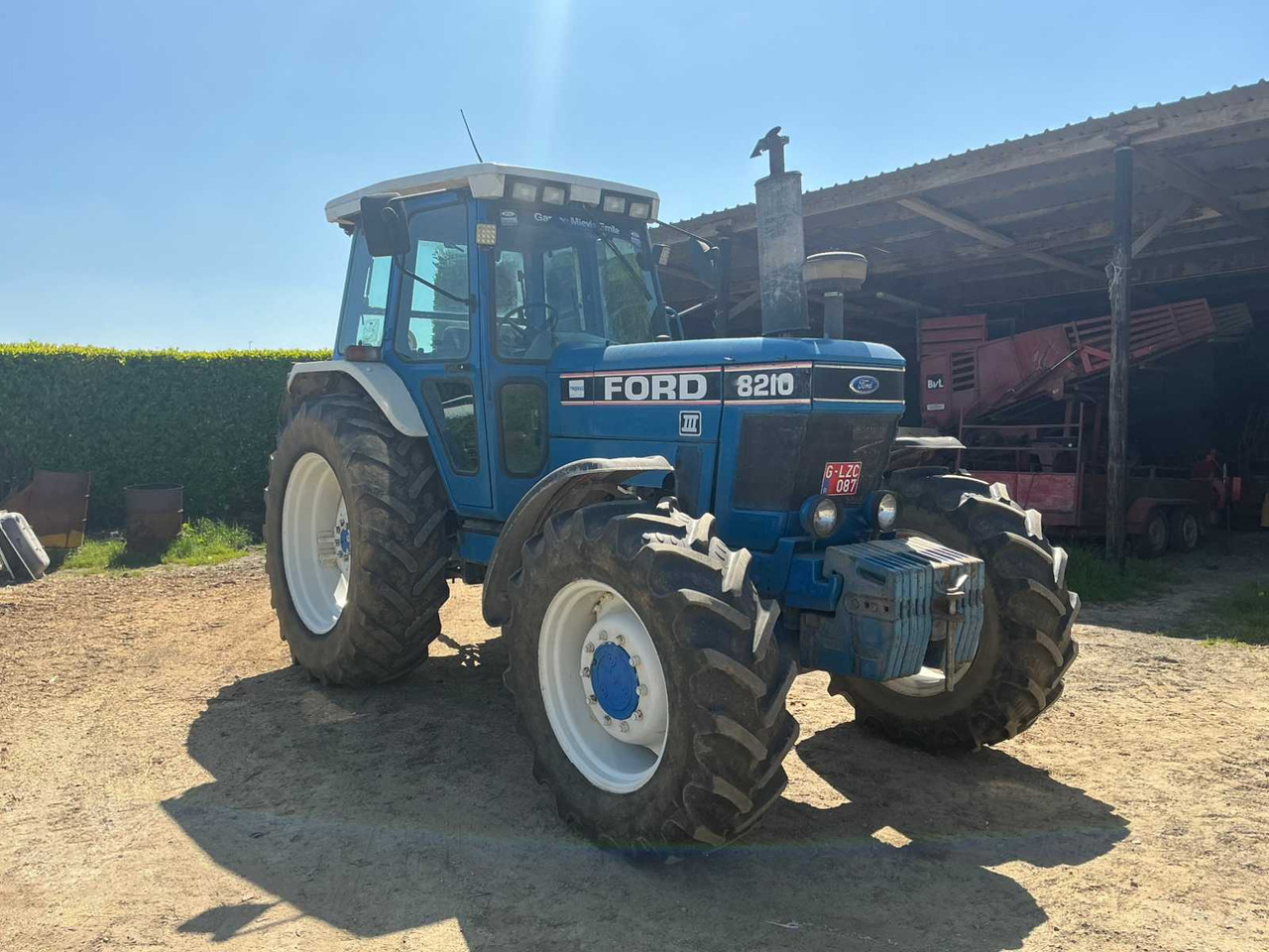 Ford 8210 Gen 3 - Трактор: слика 3 Ford 8210 Gen 3 - Трактор: слика 3