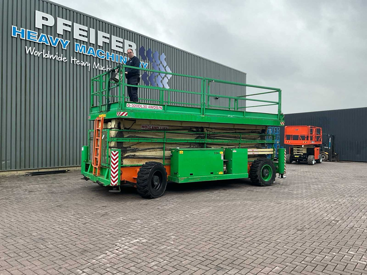 Holand Lift Megastar G-320DL30 4WDDS/N - Дигачка платформа: слика 2 Holand Lift Megastar G-320DL30 4WDDS/N - Дигачка платформа: слика 2