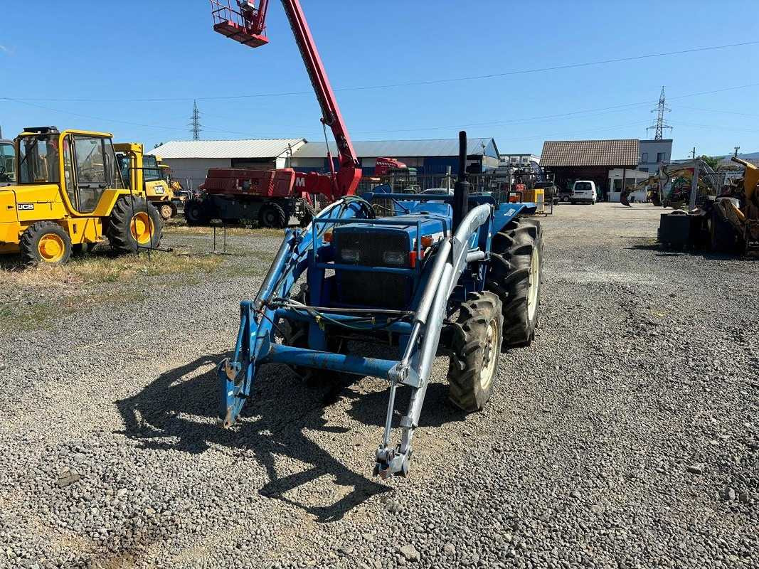 ISEKI 4-WHEEL DRIVE TRACTOR - Трактор: слика 3 ISEKI 4-WHEEL DRIVE TRACTOR - Трактор: слика 3