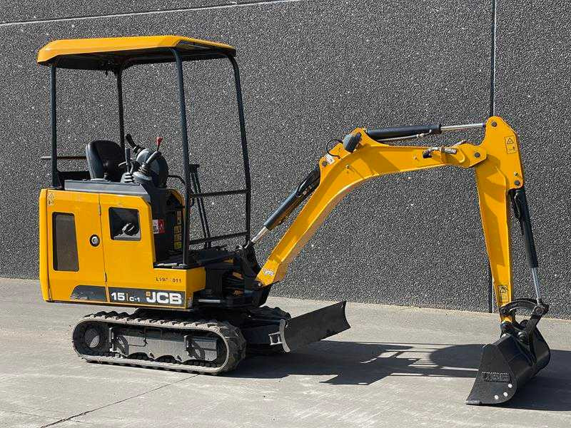 JCB 15 C-1 - Багер гасеничар: слика 1 JCB 15 C-1 - Багер гасеничар: слика 1
