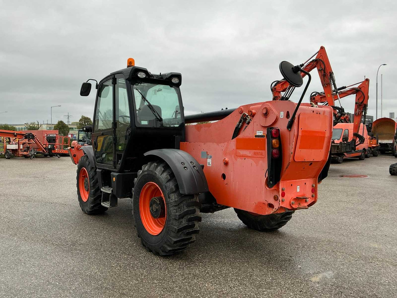 JCB 540-140 - Компактен натоварувач: слика 3 JCB 540-140 - Компактен натоварувач: слика 3