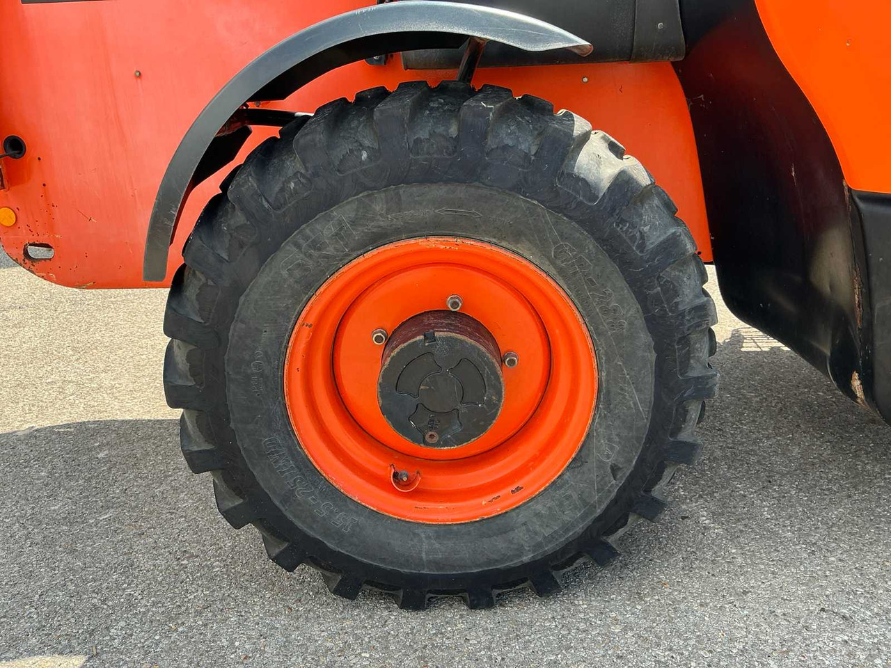 Натоварувач на тркала JCB 540-140: слика 6