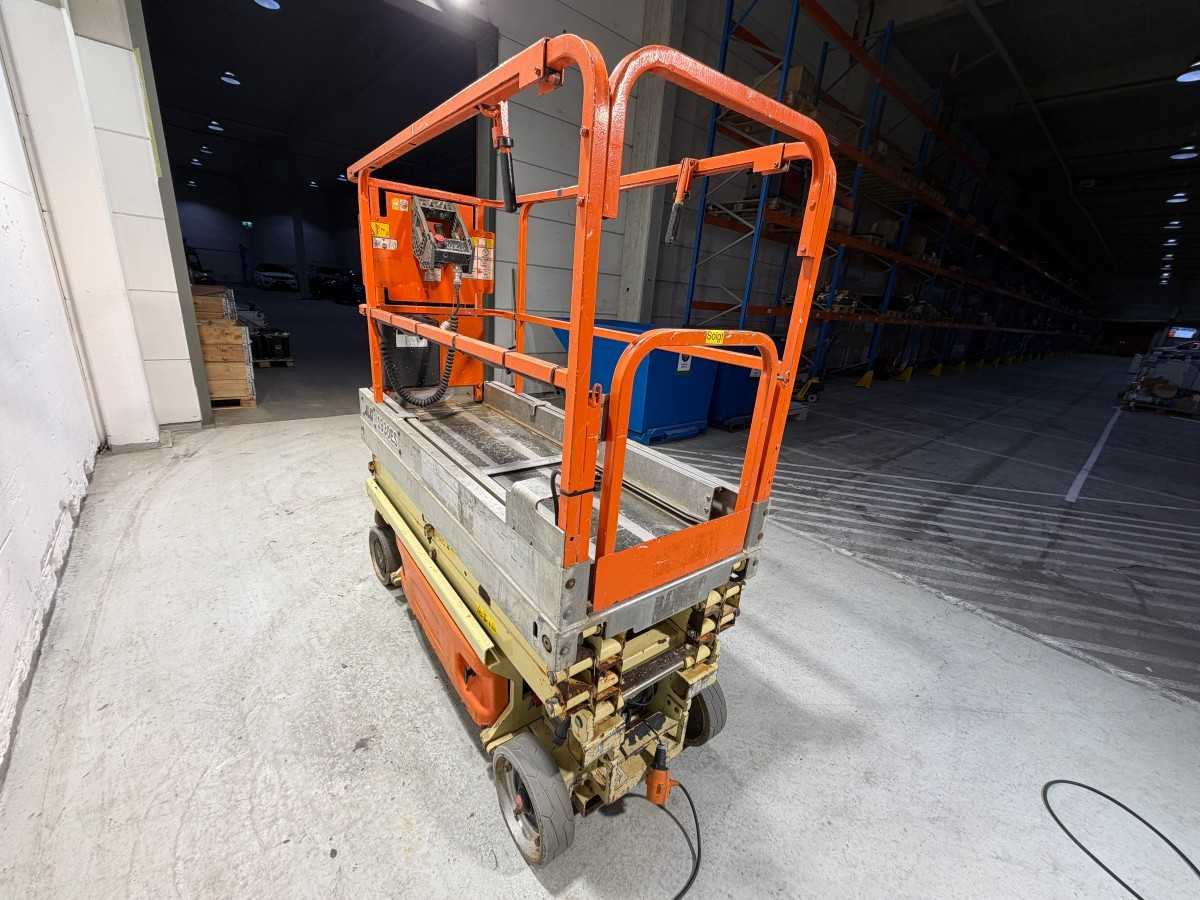 JLG - 2008 - 1930ES - AERIAL PLATFORM - Дигачка платформа: слика 5 JLG - 2008 - 1930ES - AERIAL PLATFORM - Дигачка платформа: слика 5