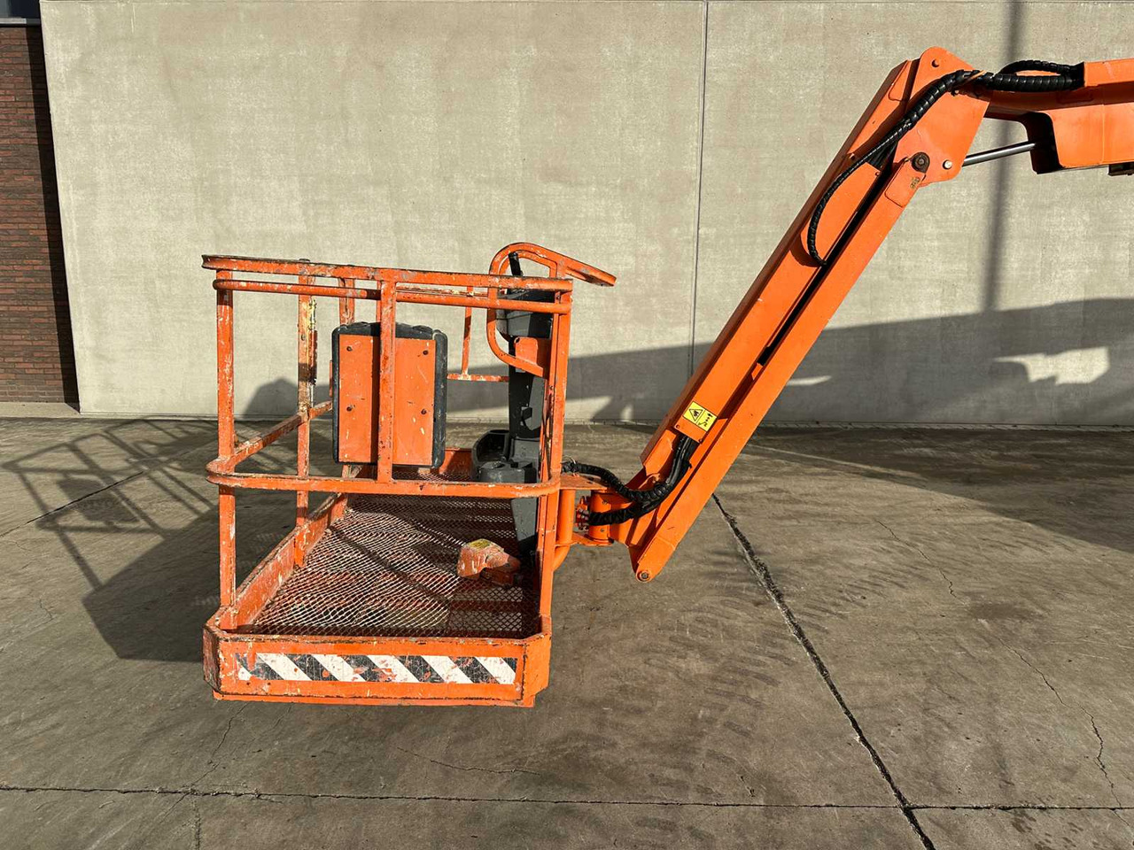 Дигачка платформа JLG - 800AJ - TELESCOPE - ARTICULATED ARM: слика 10 Дигачка платформа JLG - 800AJ - TELESCOPE - ARTICULATED ARM: слика 10