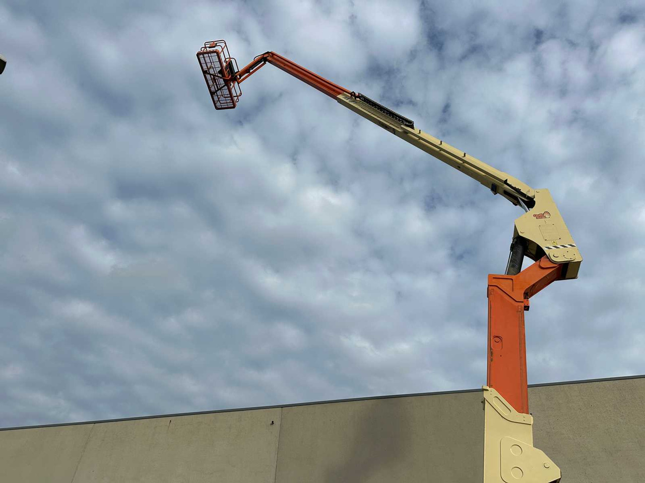 Дигачка платформа JLG - 800AJ - TELESCOPE - ARTICULATED ARM: слика 40 Дигачка платформа JLG - 800AJ - TELESCOPE - ARTICULATED ARM: слика 40