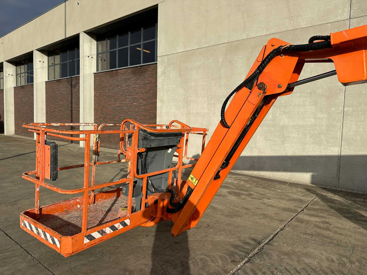 Дигачка платформа JLG - 800AJ - TELESCOPE - ARTICULATED ARM: слика 9 Дигачка платформа JLG - 800AJ - TELESCOPE - ARTICULATED ARM: слика 9