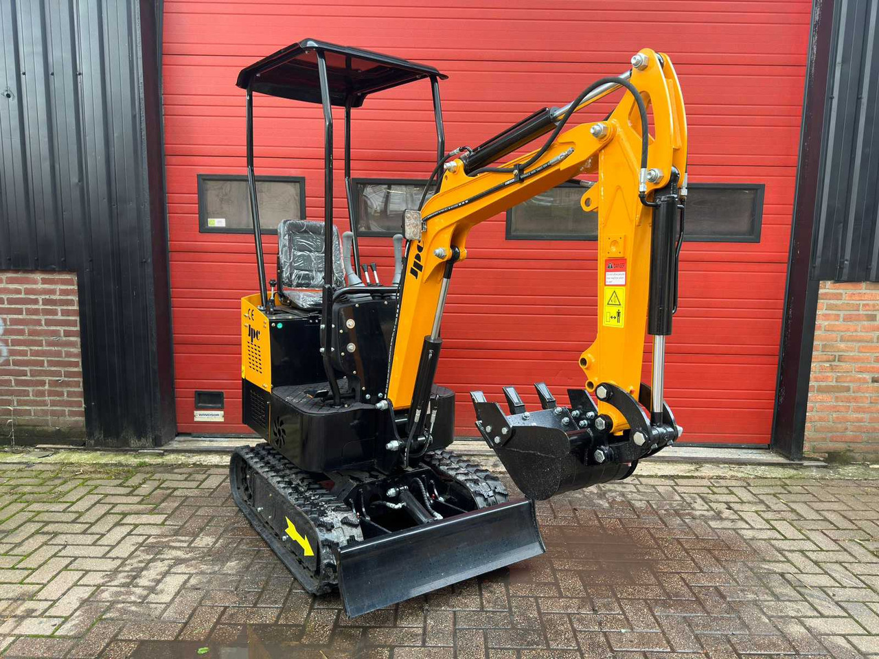 JPC HT12 - Мини багер: слика 2 JPC HT12 - Мини багер: слика 2