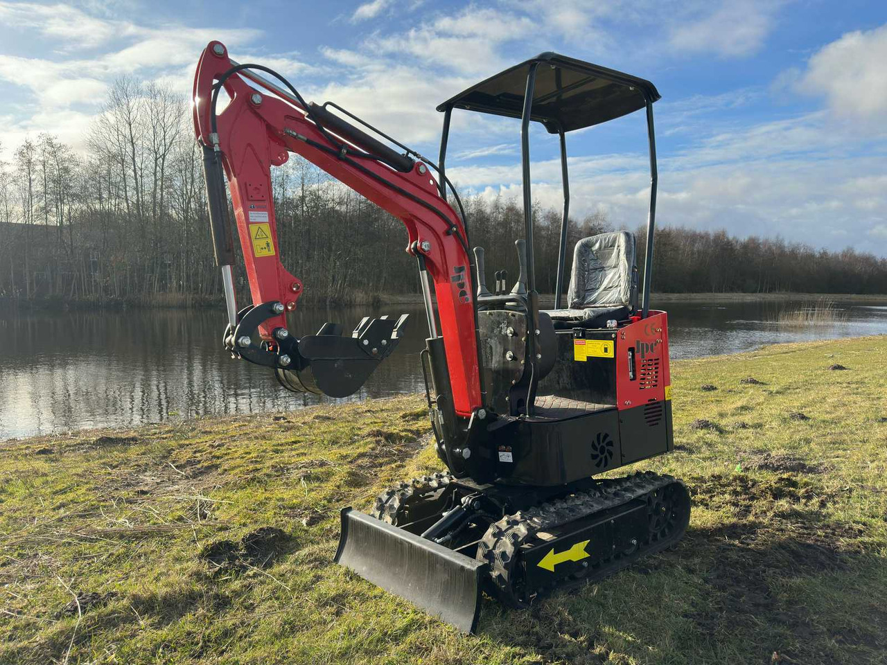JPC HT12 R - Мини багер: слика 1 JPC HT12 R - Мини багер: слика 1