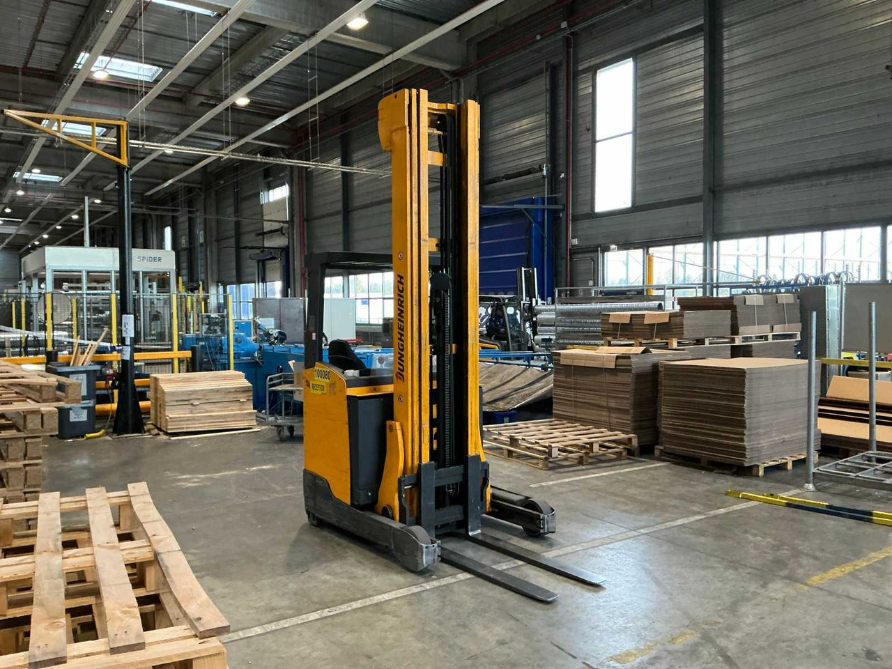 JUNGHEINRICH - 2014 - ETV 214 - REACH TRUCK - Вилушкар: слика 3 JUNGHEINRICH - 2014 - ETV 214 - REACH TRUCK - Вилушкар: слика 3