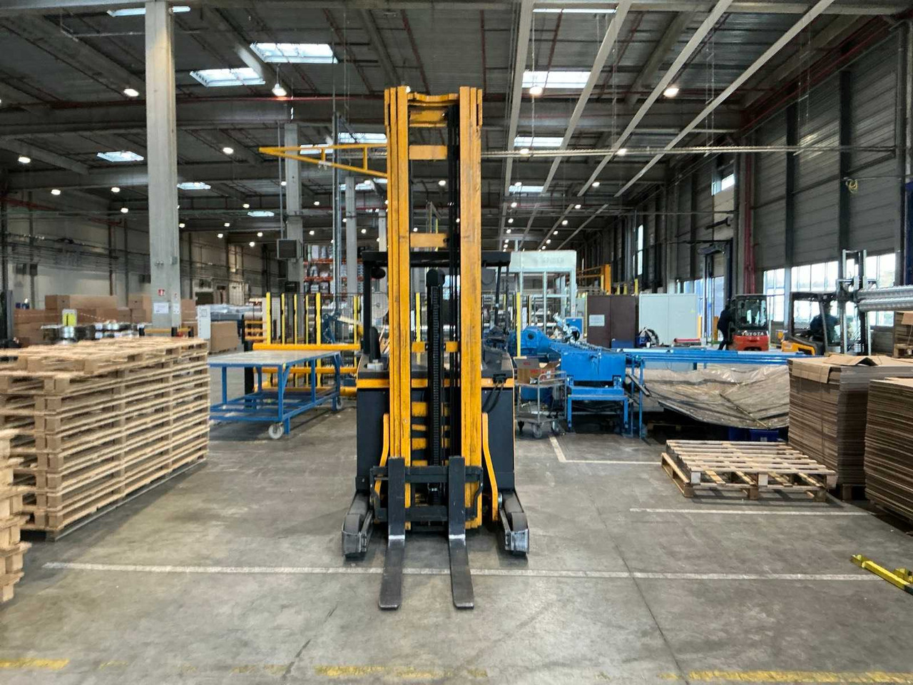 JUNGHEINRICH - 2014 - ETV 214 - REACH TRUCK - Вилушкар: слика 2 JUNGHEINRICH - 2014 - ETV 214 - REACH TRUCK - Вилушкар: слика 2