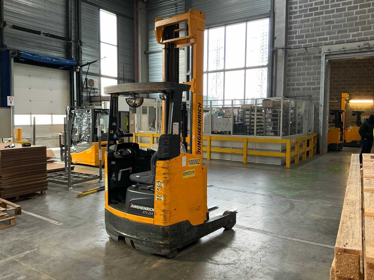 JUNGHEINRICH - 2014 - EVT214 - FORKLIFT - Вилушкар: слика 4 JUNGHEINRICH - 2014 - EVT214 - FORKLIFT - Вилушкар: слика 4