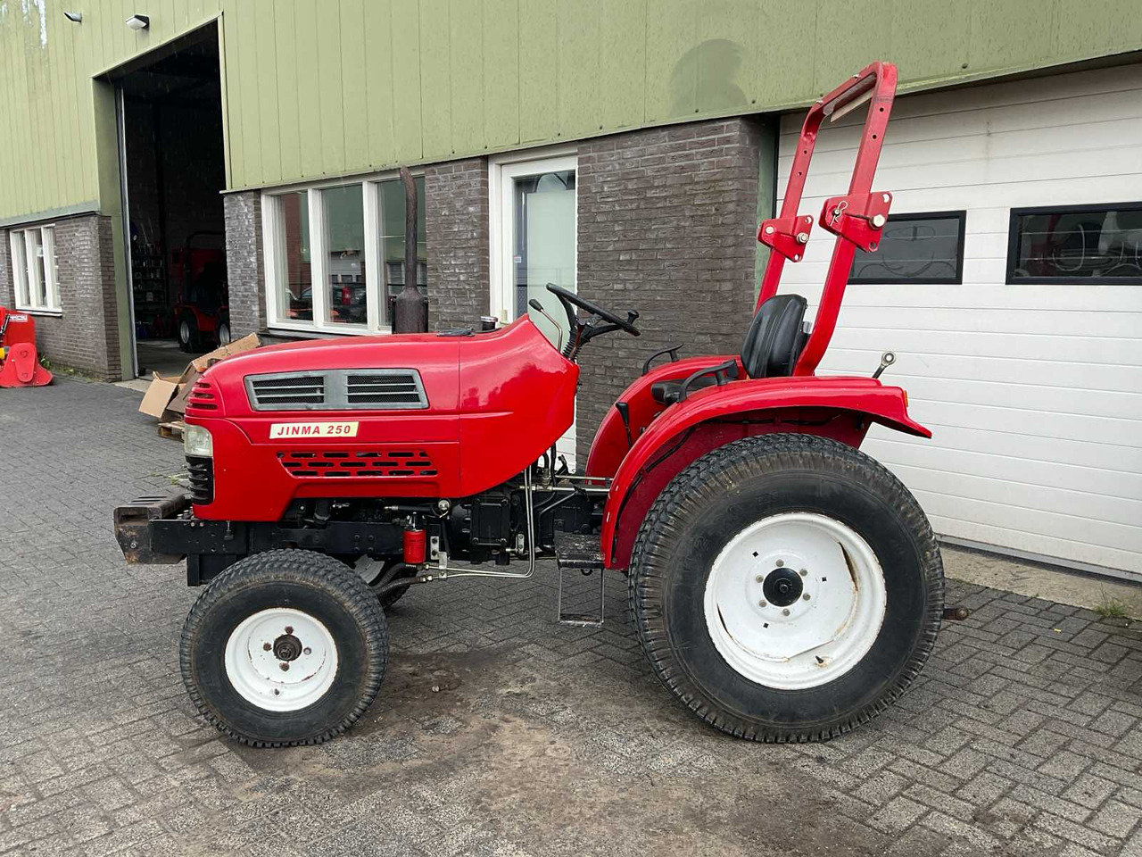 Jinma 250 - Мини трактор: слика 2 Jinma 250 - Мини трактор: слика 2