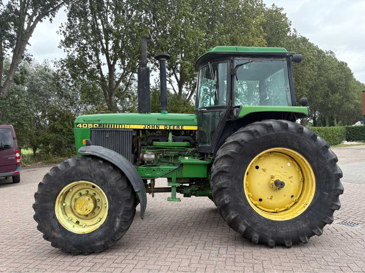 John Deere 4050 - Трактор: слика 3 John Deere 4050 - Трактор: слика 3