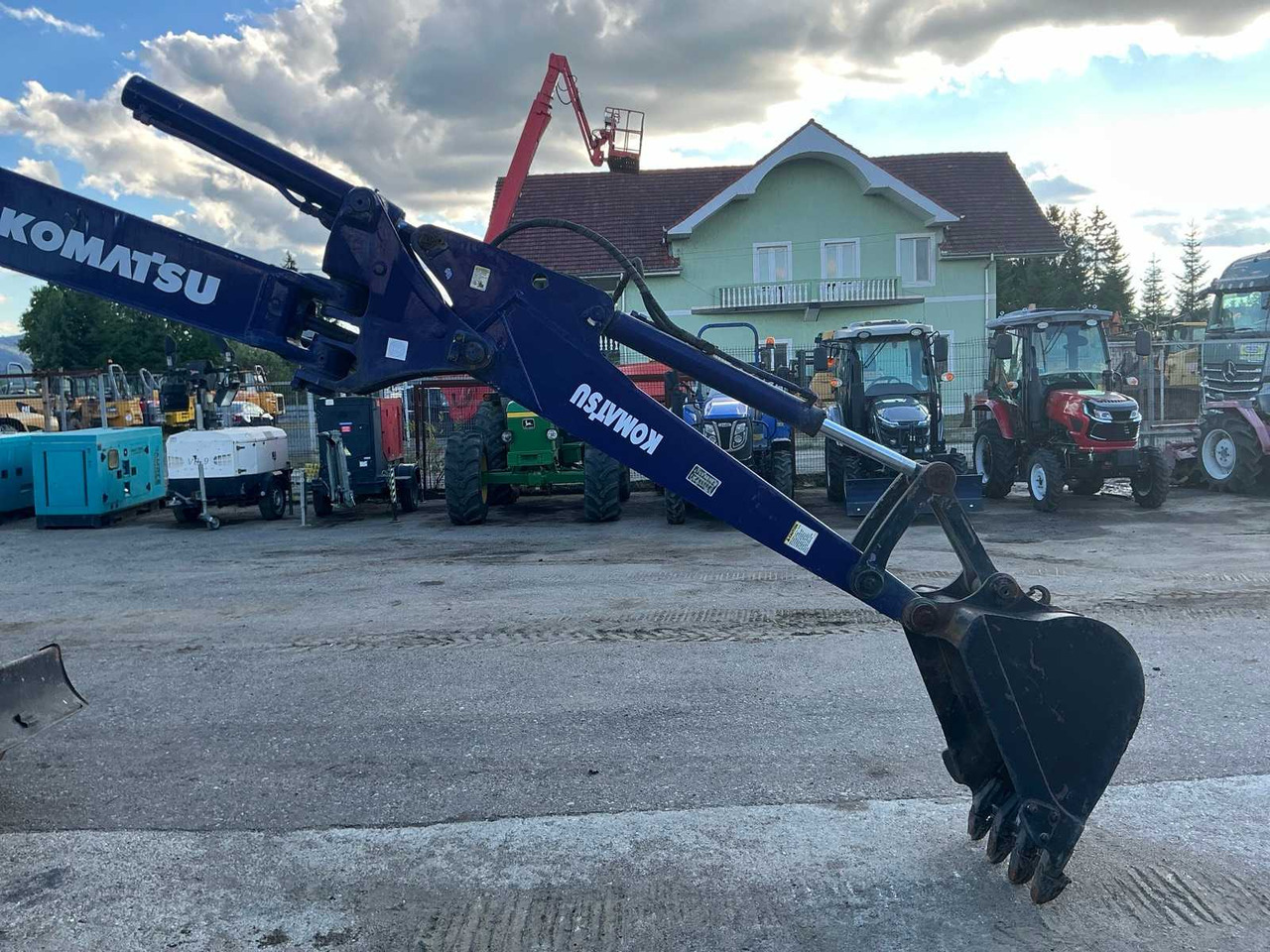 KOMATSU - PC50 UU-2 - MINI-EXCAVATOR - 2005 - Мини багер: слика 5 KOMATSU - PC50 UU-2 - MINI-EXCAVATOR - 2005 - Мини багер: слика 5