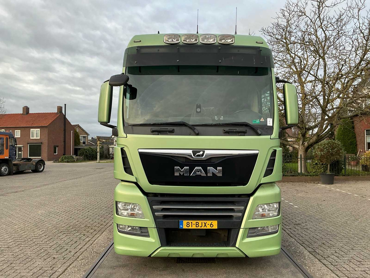 2017 MAN TGX 18.500 SEMI-TRAILER TRACTOR - Камион: слика 2 2017 MAN TGX 18.500 SEMI-TRAILER TRACTOR - Камион: слика 2