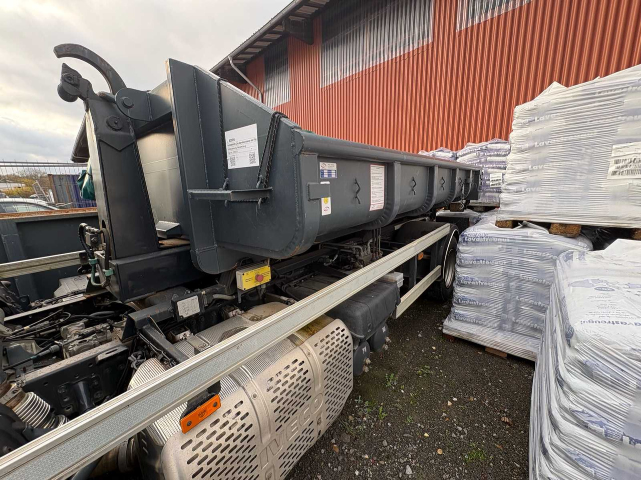 Камион IVECO CARGO HOOKLIFT FROM 2015 – INCL. 3 CONTAINERS: слика 10 Камион IVECO CARGO HOOKLIFT FROM 2015 – INCL. 3 CONTAINERS: слика 10