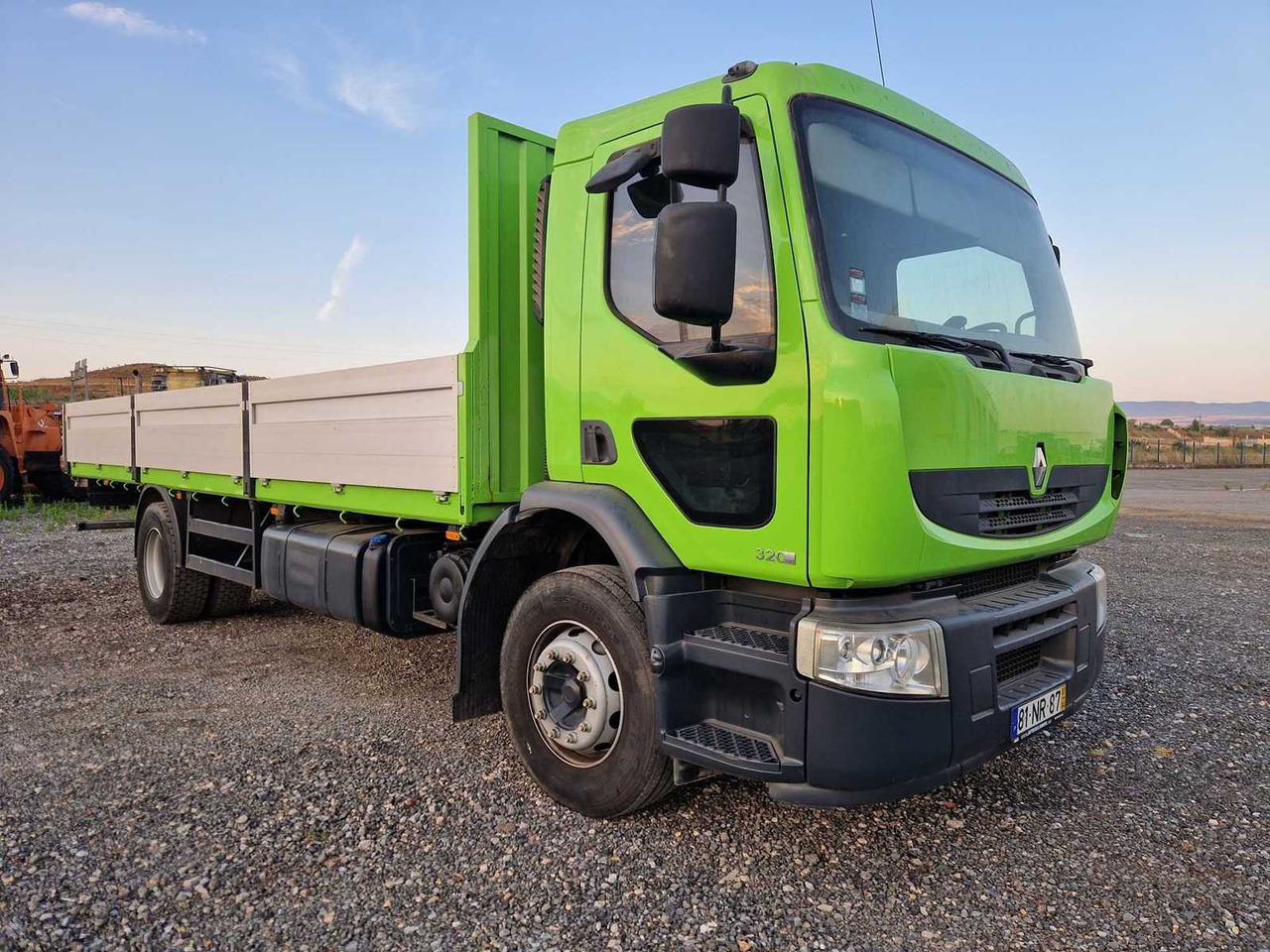 RENAULT 320 DXI TRUCK - 2007 - Камион: слика 1 RENAULT 320 DXI TRUCK - 2007 - Камион: слика 1