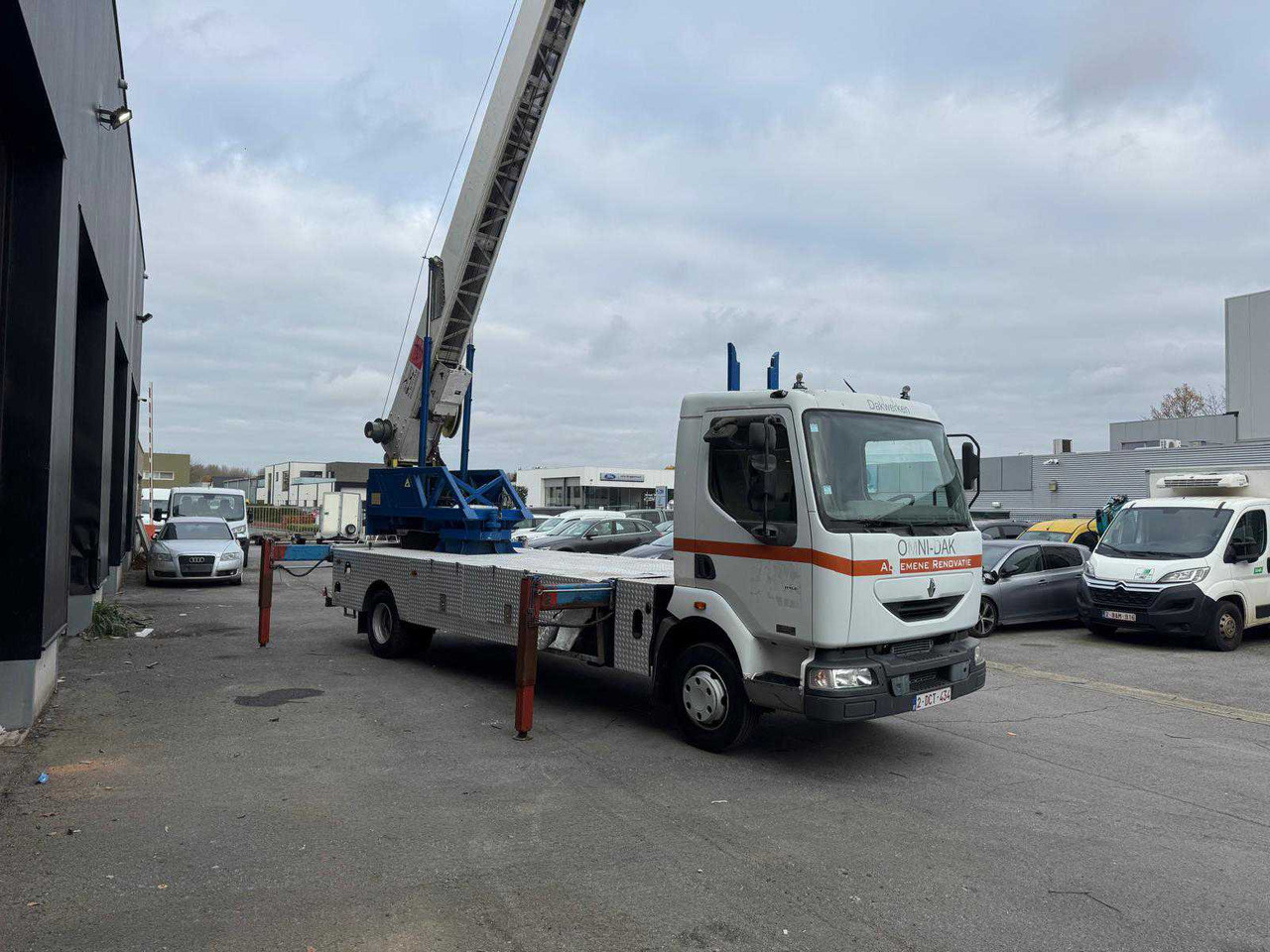 RENAULT MIDLUM CRANE TRUCK - Камион: слика 5 RENAULT MIDLUM CRANE TRUCK - Камион: слика 5