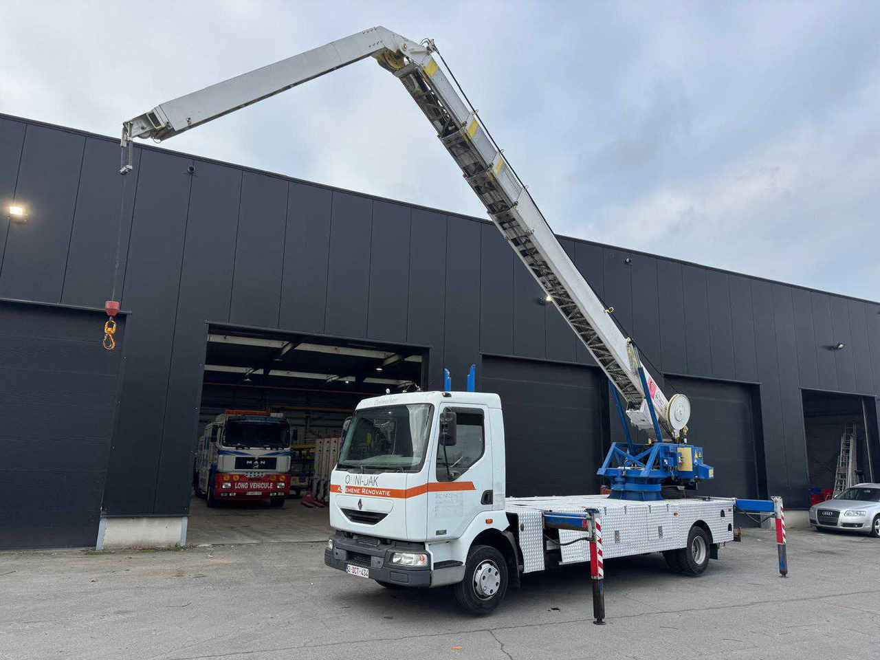 RENAULT MIDLUM CRANE TRUCK - Камион: слика 3 RENAULT MIDLUM CRANE TRUCK - Камион: слика 3