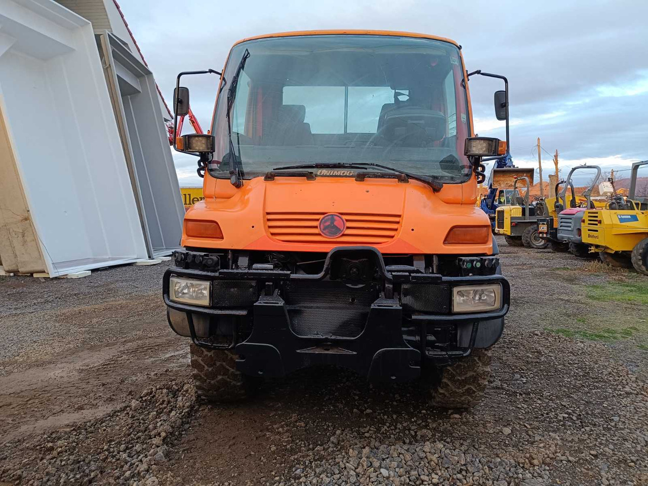 UNIMOG - U 400 - TRUCK - 2001 - Камион: слика 3 UNIMOG - U 400 - TRUCK - 2001 - Камион: слика 3