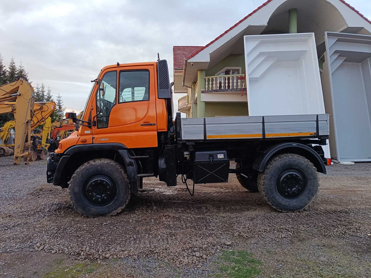 UNIMOG - U 400 - TRUCK - 2001 - Камион: слика 2 UNIMOG - U 400 - TRUCK - 2001 - Камион: слика 2
