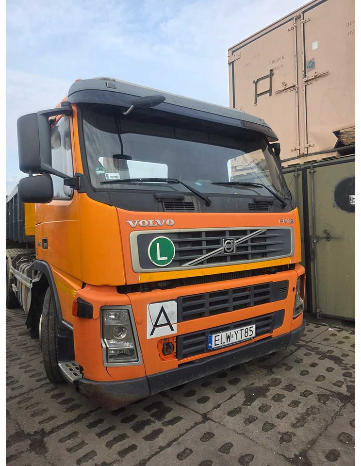 VOLVO - FM/FH - 6X 2R - HOOKLIFT TRUCK WITH CONTAINER - 2002 - Камион: слика 1 VOLVO - FM/FH - 6X 2R - HOOKLIFT TRUCK WITH CONTAINER - 2002 - Камион: слика 1