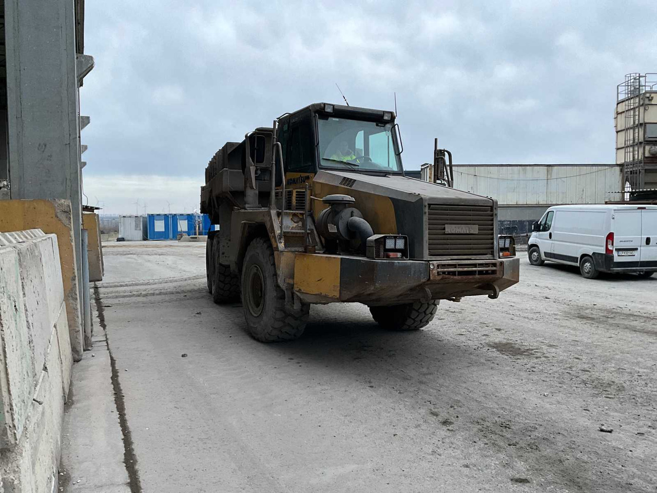 Komatsu HM300-2 - Истоварувач: слика 4 Komatsu HM300-2 - Истоварувач: слика 4