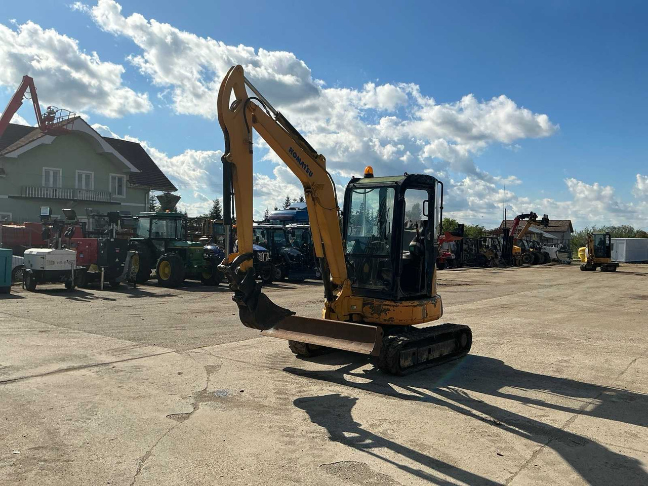 Komatsu PC35MR - 2 - Мини багер: слика 1 Komatsu PC35MR - 2 - Мини багер: слика 1