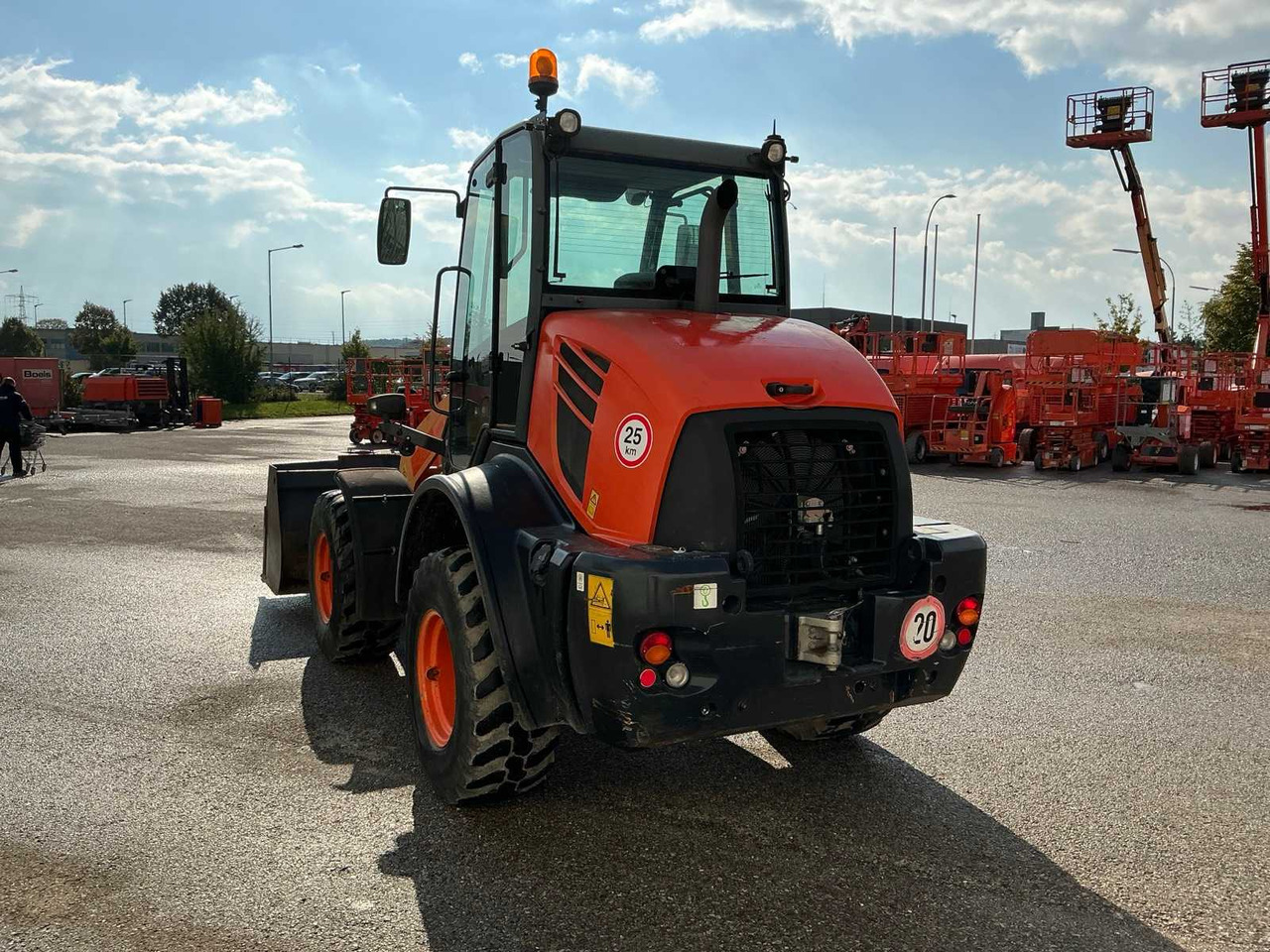 Komatsu WA100M-7 - Натоварувач на тркала: слика 3 Komatsu WA100M-7 - Натоварувач на тркала: слика 3